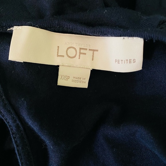 Women’s Ann Taylor LOFT Dark Blue Blouse Size XXSP - Picture 6 of 7